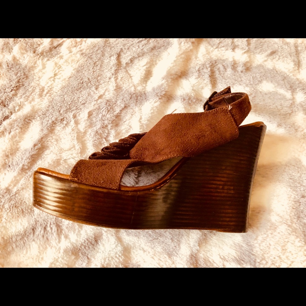 Pair of brown wedges 8.5